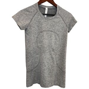 Lululemon Swiftly Tech 2.0 Short Sleeve Athletic Top- size 6